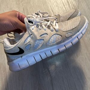 Nike free run 2 sneakers size 5.5 Y
